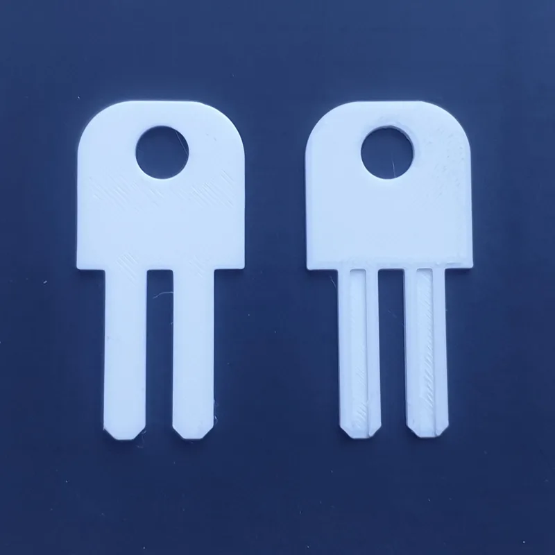 unbranded towel and soap dispenser key - K2C622